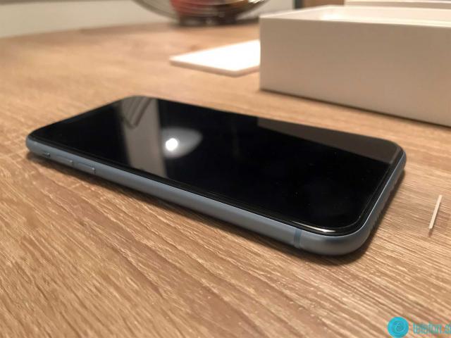 iPhone XR 128GB Blue - NOV